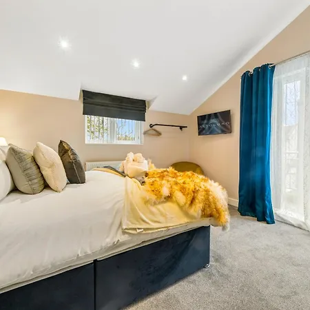 Apartmán Luxury 2br Retreat With Private Garden And Parking By Altoluxo Short Lets & Serviced *