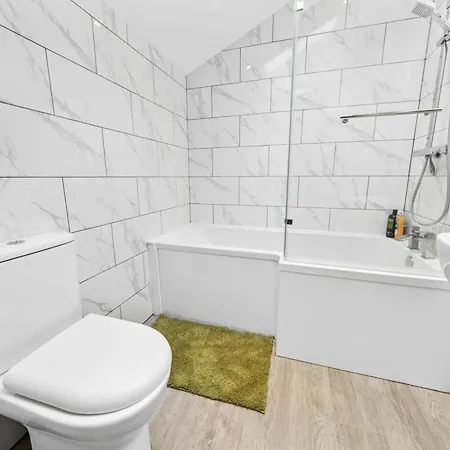 Luxury 2br Retreat With Private Garden And Parking By Altoluxo Short Lets & Serviced Apartmán *